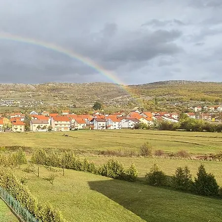 Lägenhet Cicak