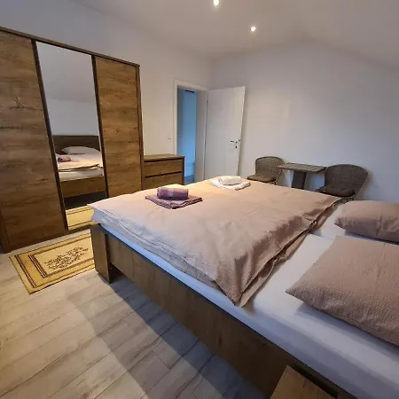 アパート Cicak リヴノ